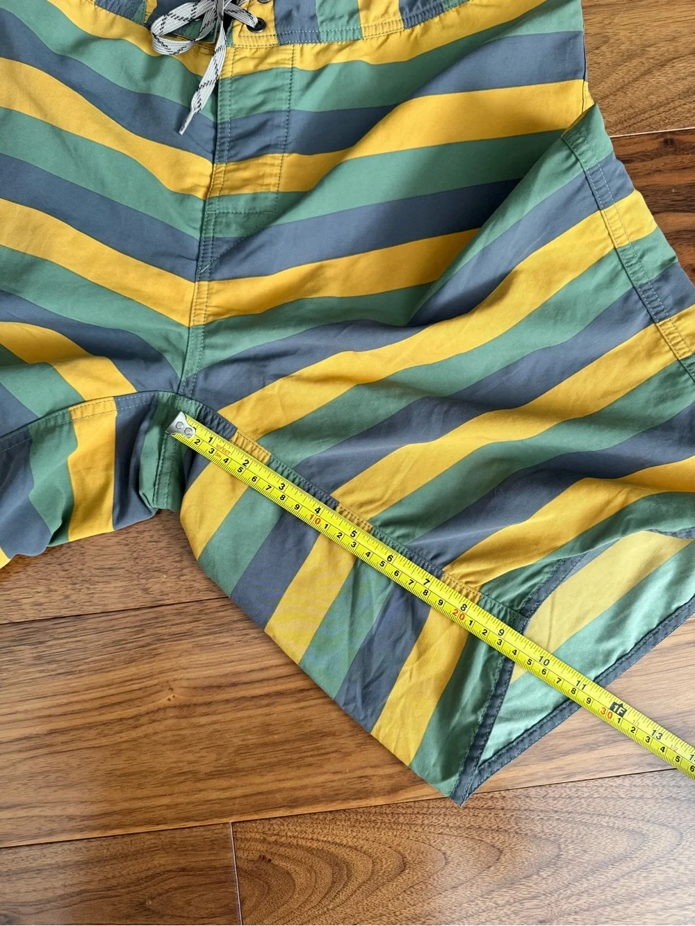 Patagonia Wavefarer Board Short Men 31 Strip Swim Truck Drawstring